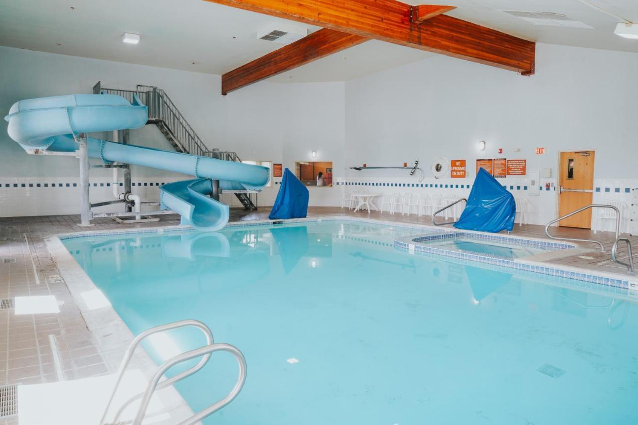 Whitewater Inn Биг-Скай Экстерьер фото