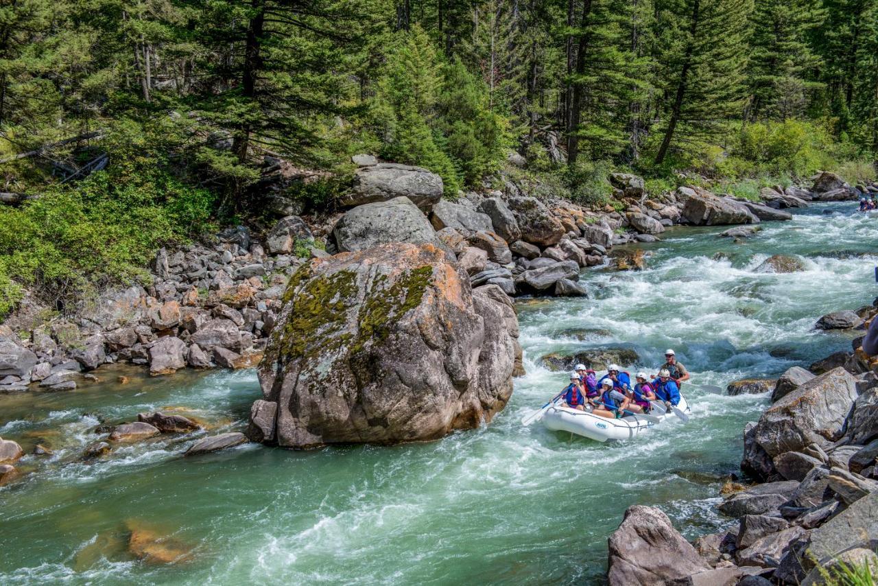 Whitewater Inn Биг-Скай Экстерьер фото